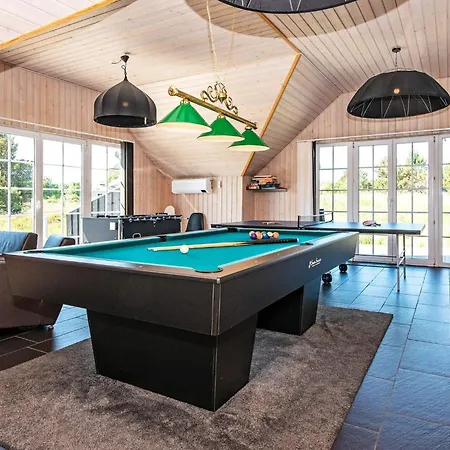 Luxury Retreat With Pool بيت للعطل *