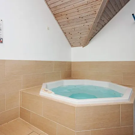 Luxury Retreat With Pool - By Traum