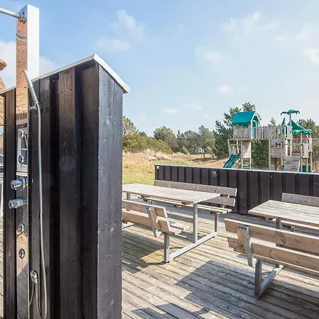 Luxury Retreat With Pool بيت للعطل